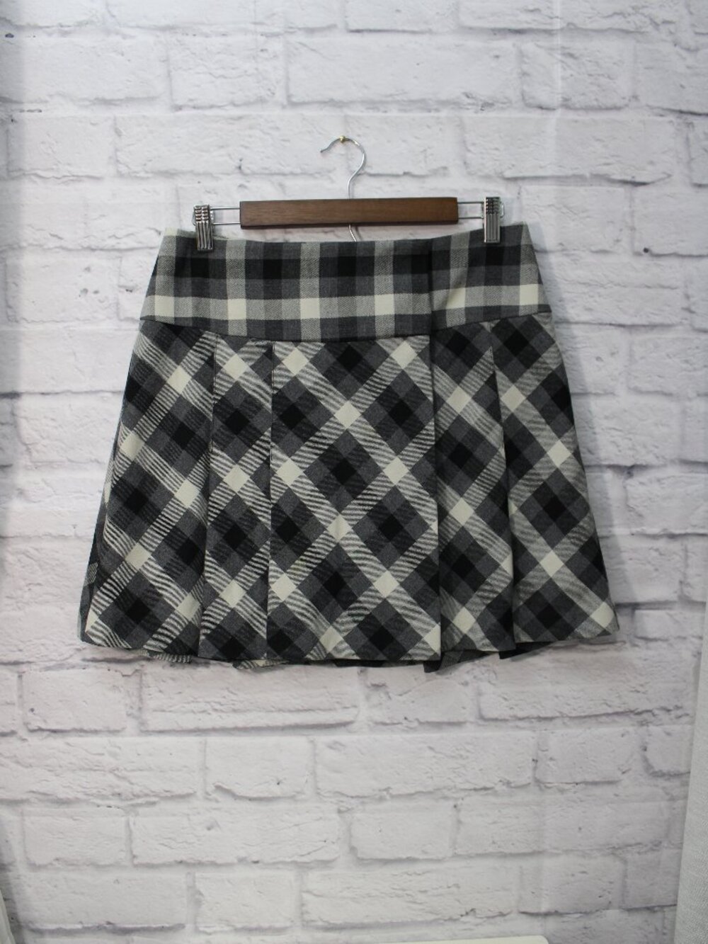 The Limited Stretch 6 Gray Black Plaid Pleated Mini Wrap Skirt